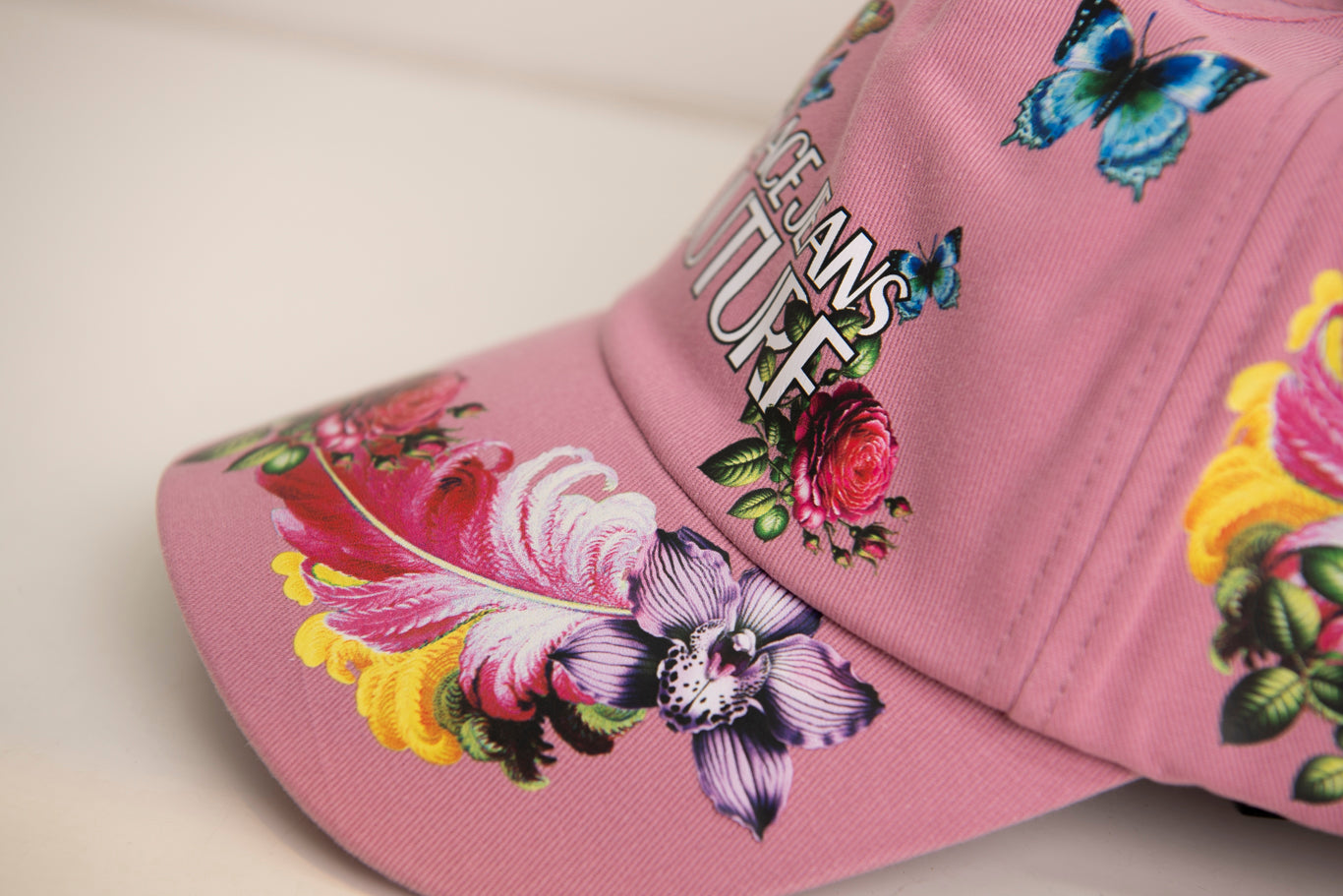 CAP VERSACE