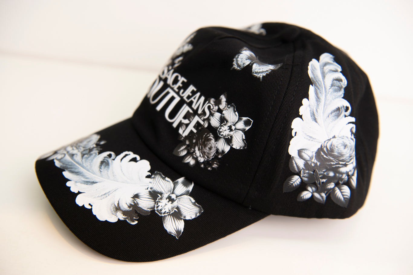 CAP VERSACE
