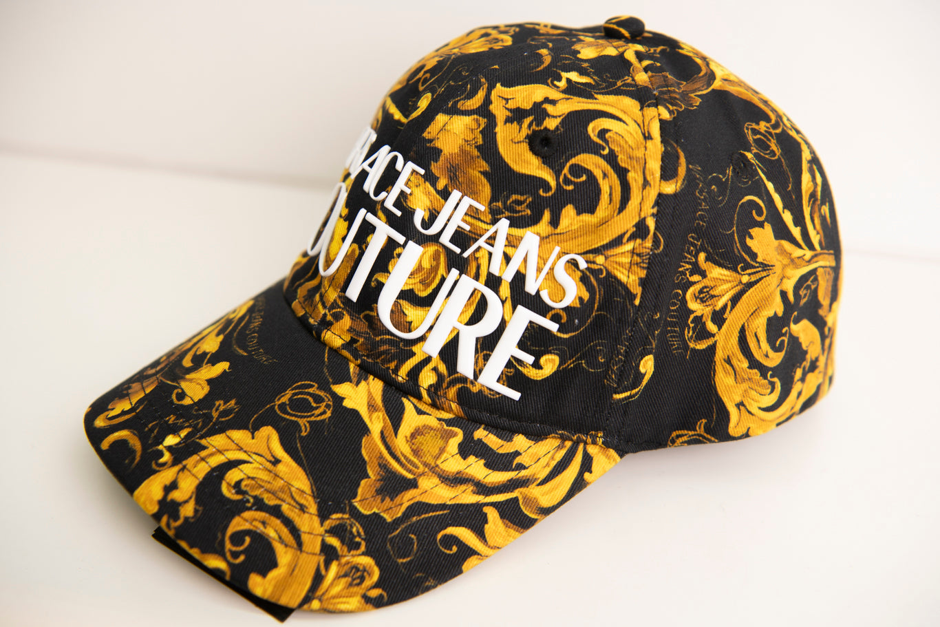 CAP VERSACE