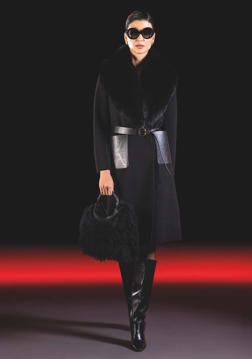 LX26I-6135 BLACK