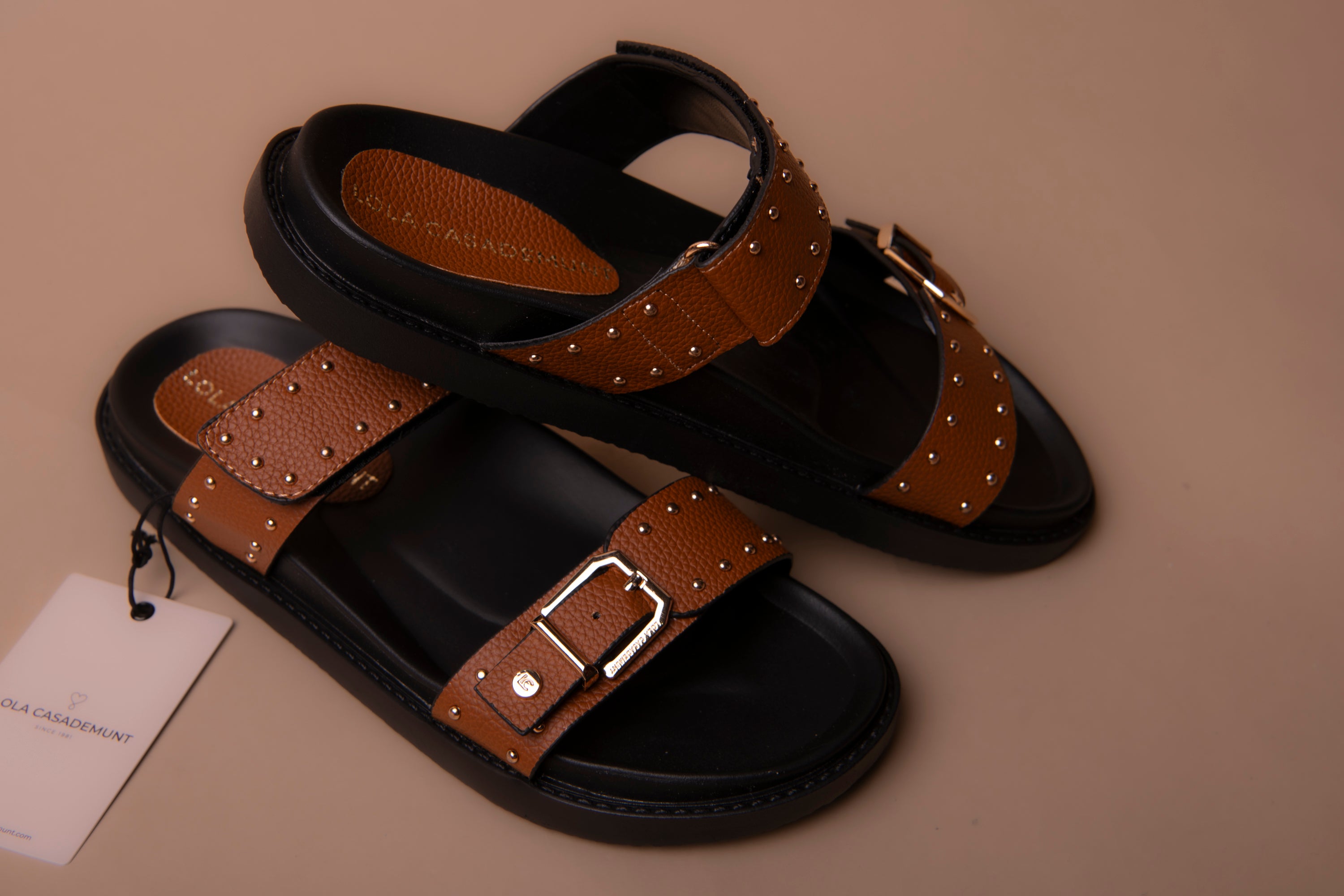 Flat Sandal with Straps and Metal Details