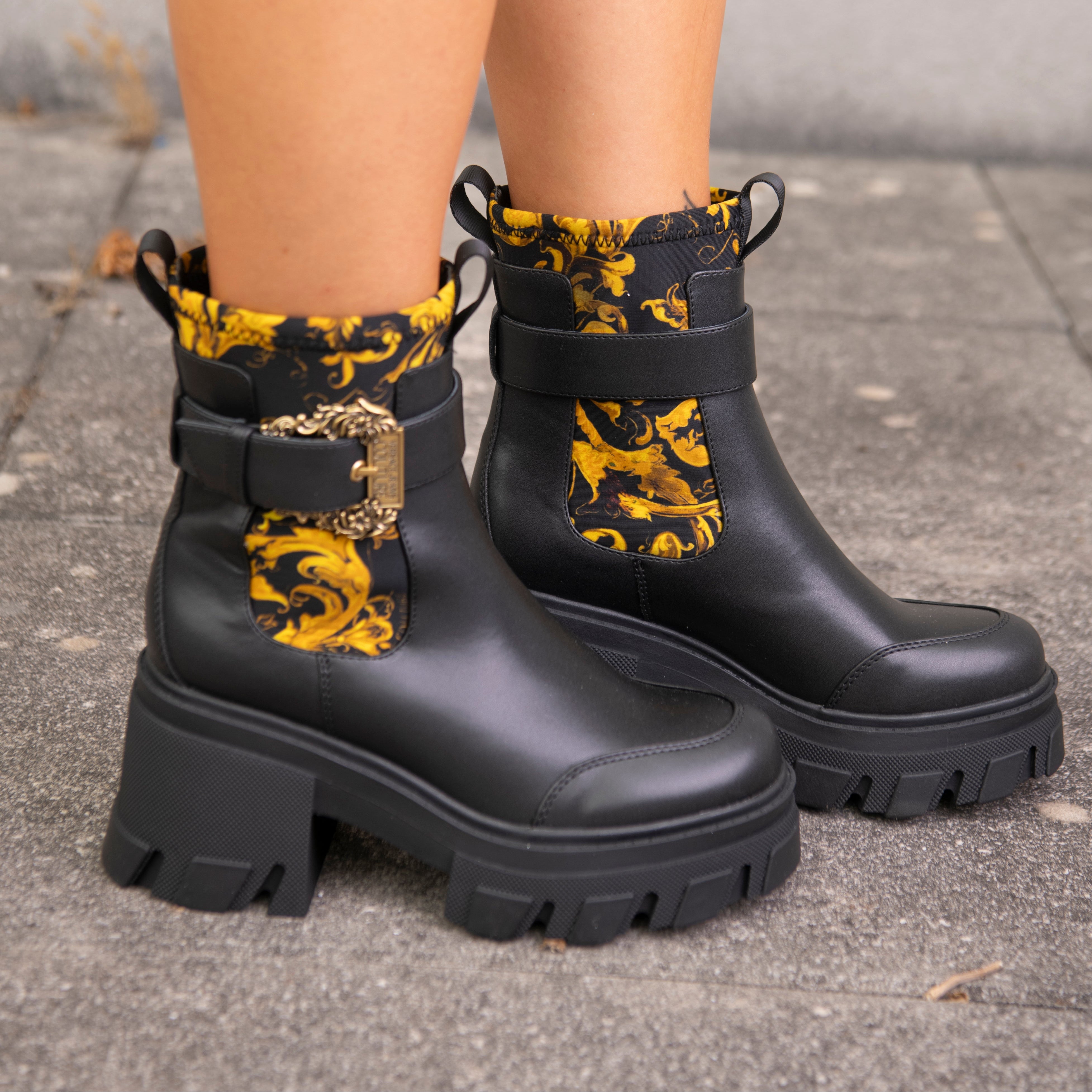 BOTAS VERSACE