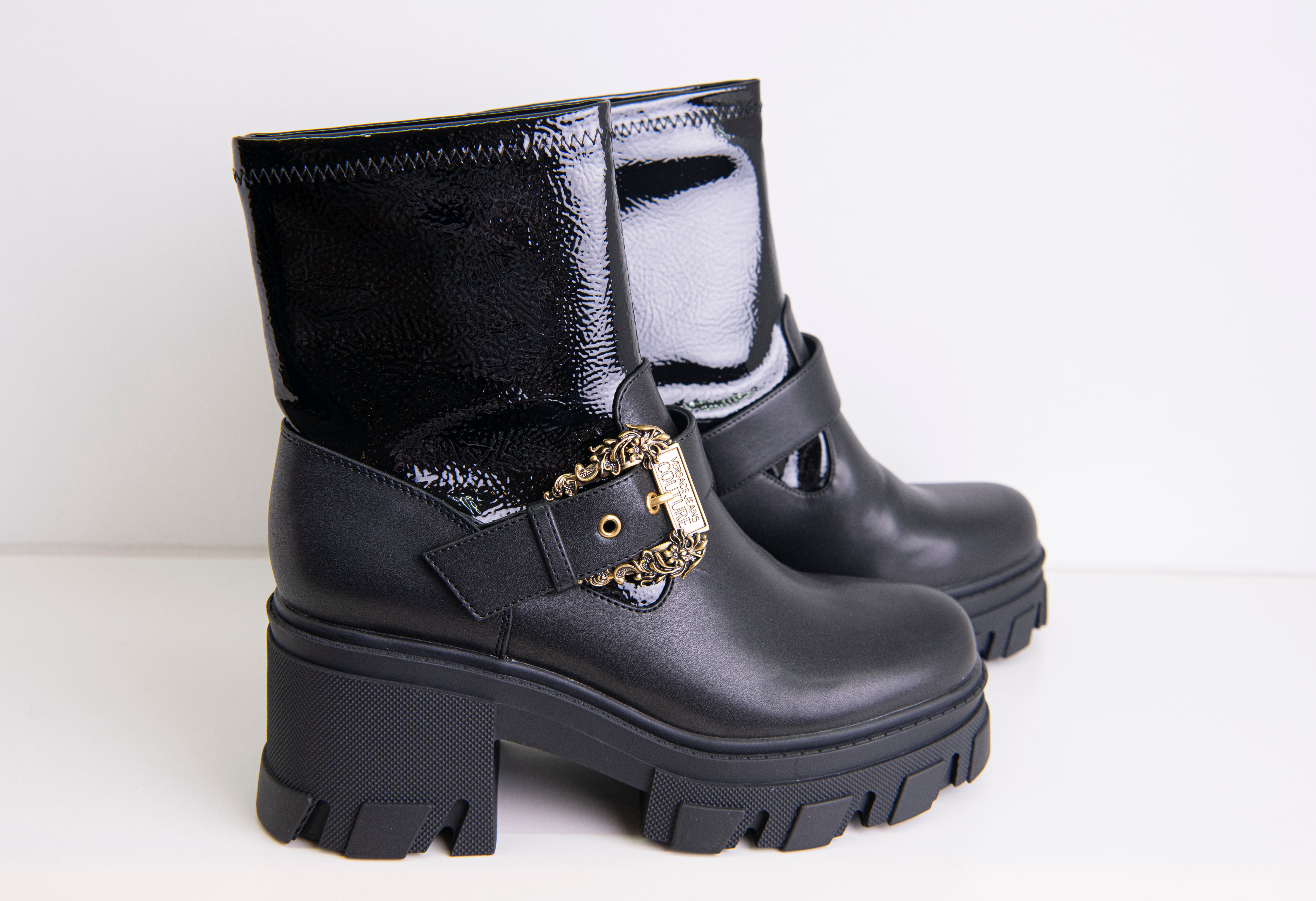 BOTAS VERSACE