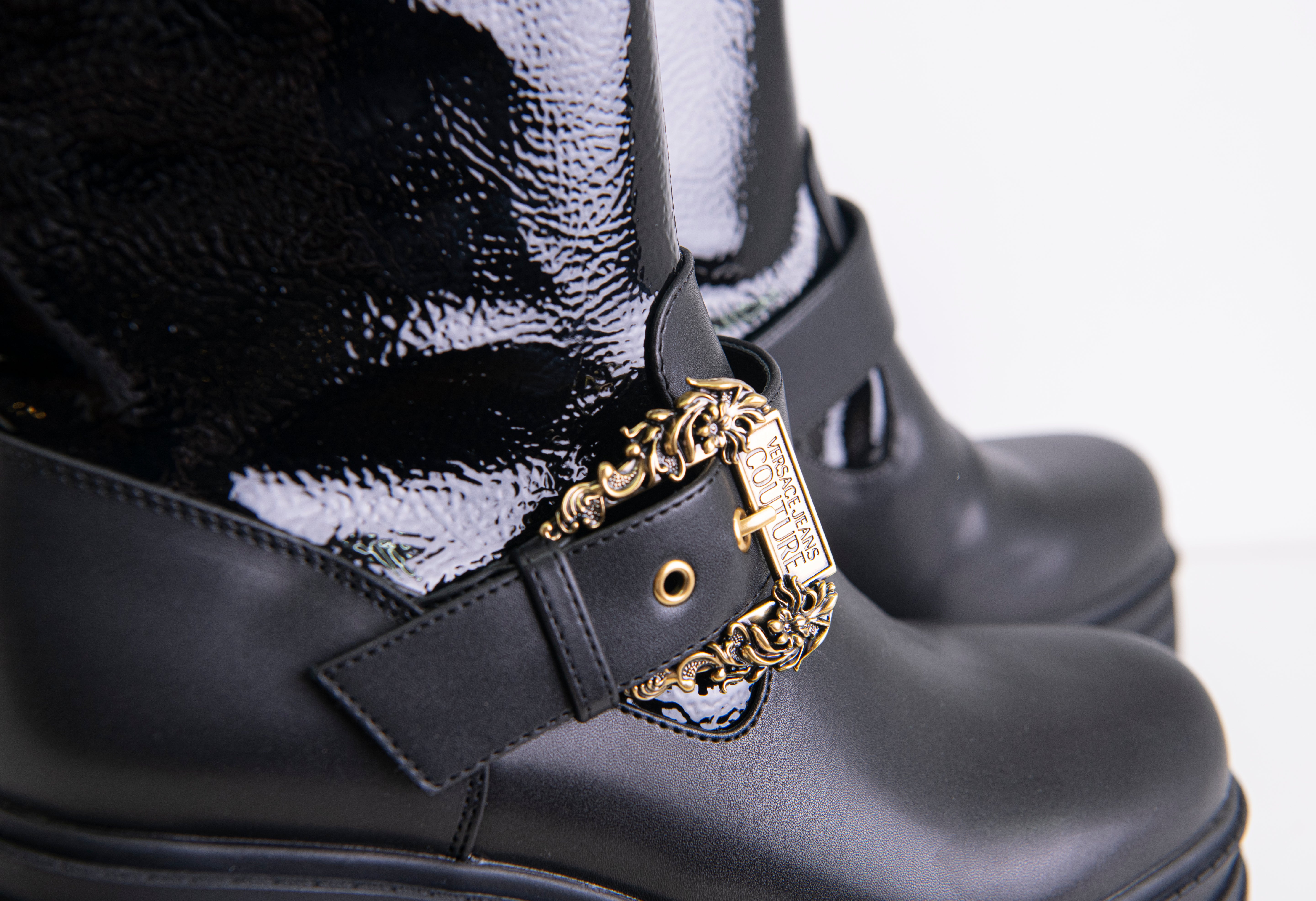 BOTAS VERSACE