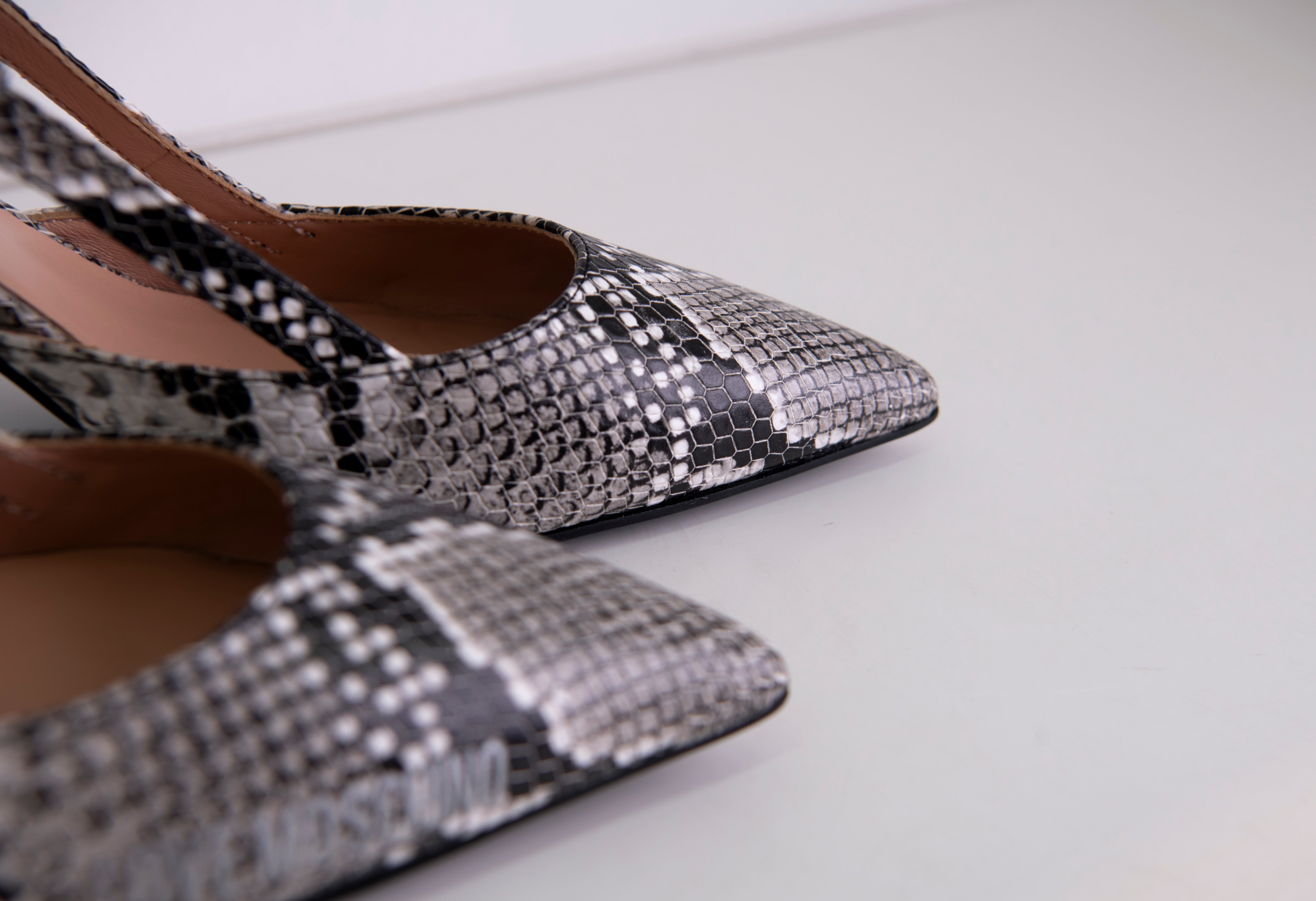 SAPATOS MOSCHINO