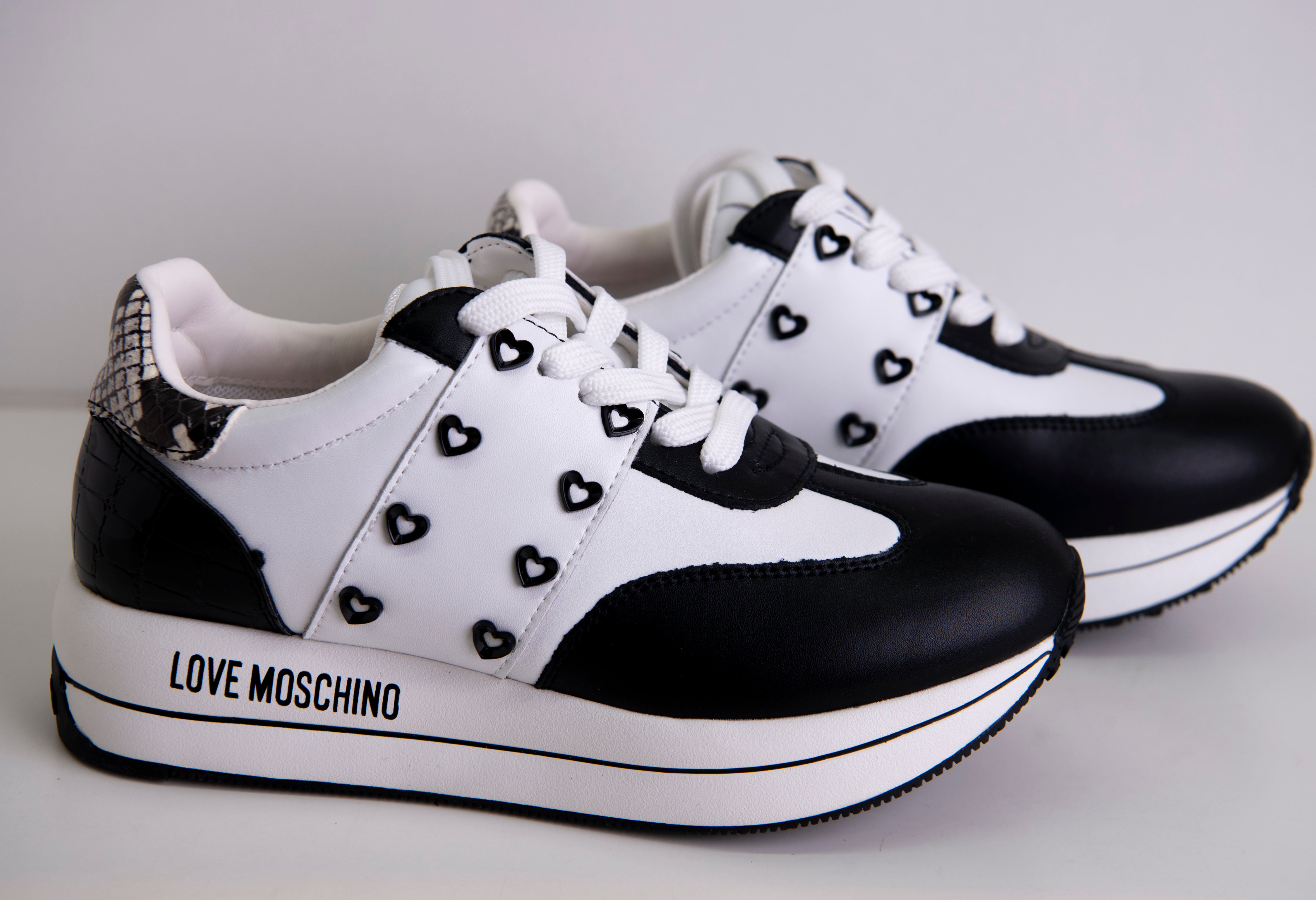 SAPATILHAS MOSCHINO