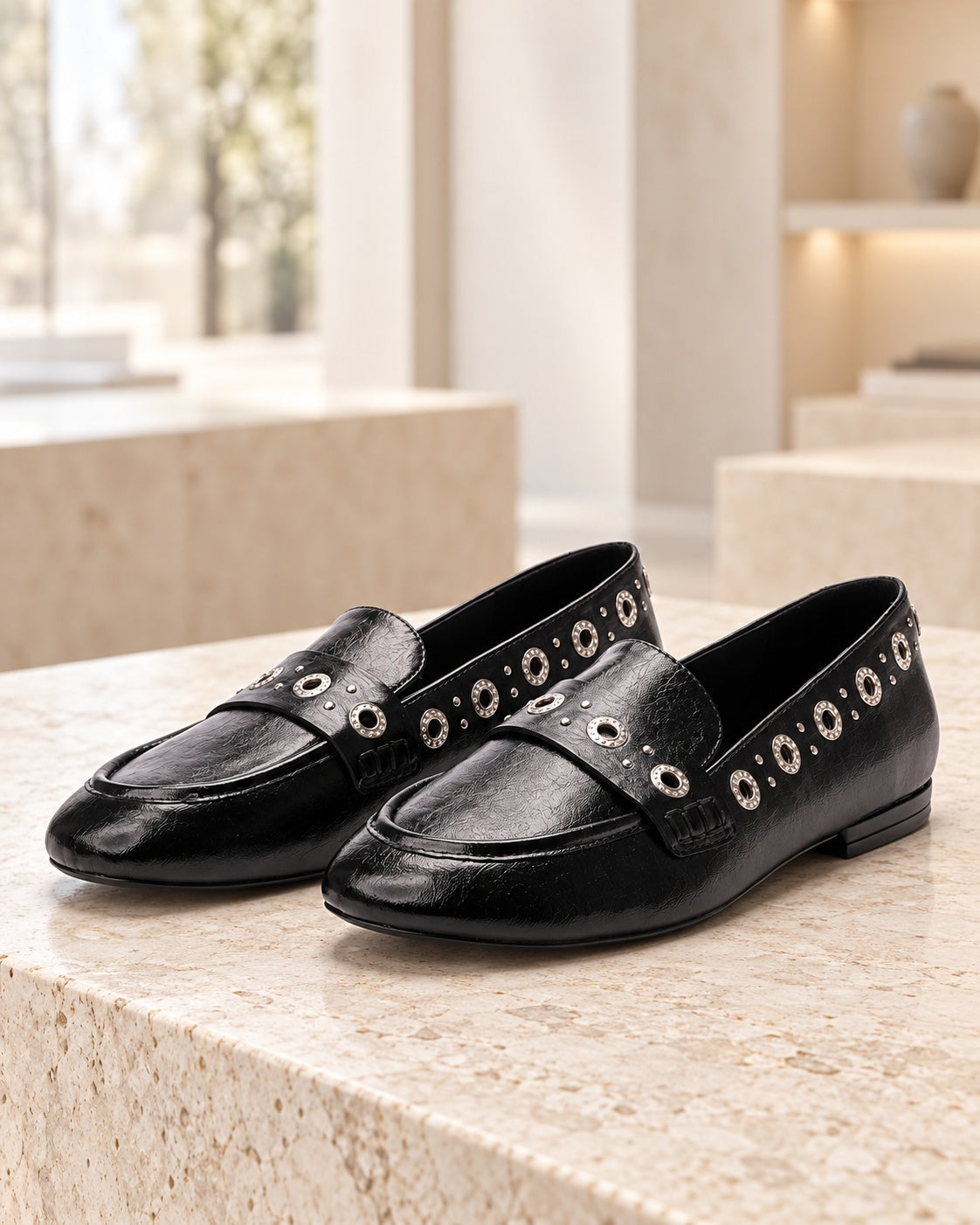 Emanuelle Vee FW26 — EV26I-462M-405-30-S090 — BLACK — vista editorial 2