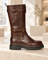 Emanuelle Vee FW26 — EV26I-462M-409-13-CRW — DARK BROWN — vista editorial 1