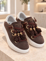 Emanuelle Vee FW26 — EV26I-8462P-100-12-P011 — DARK BROWN — vista editorial 2