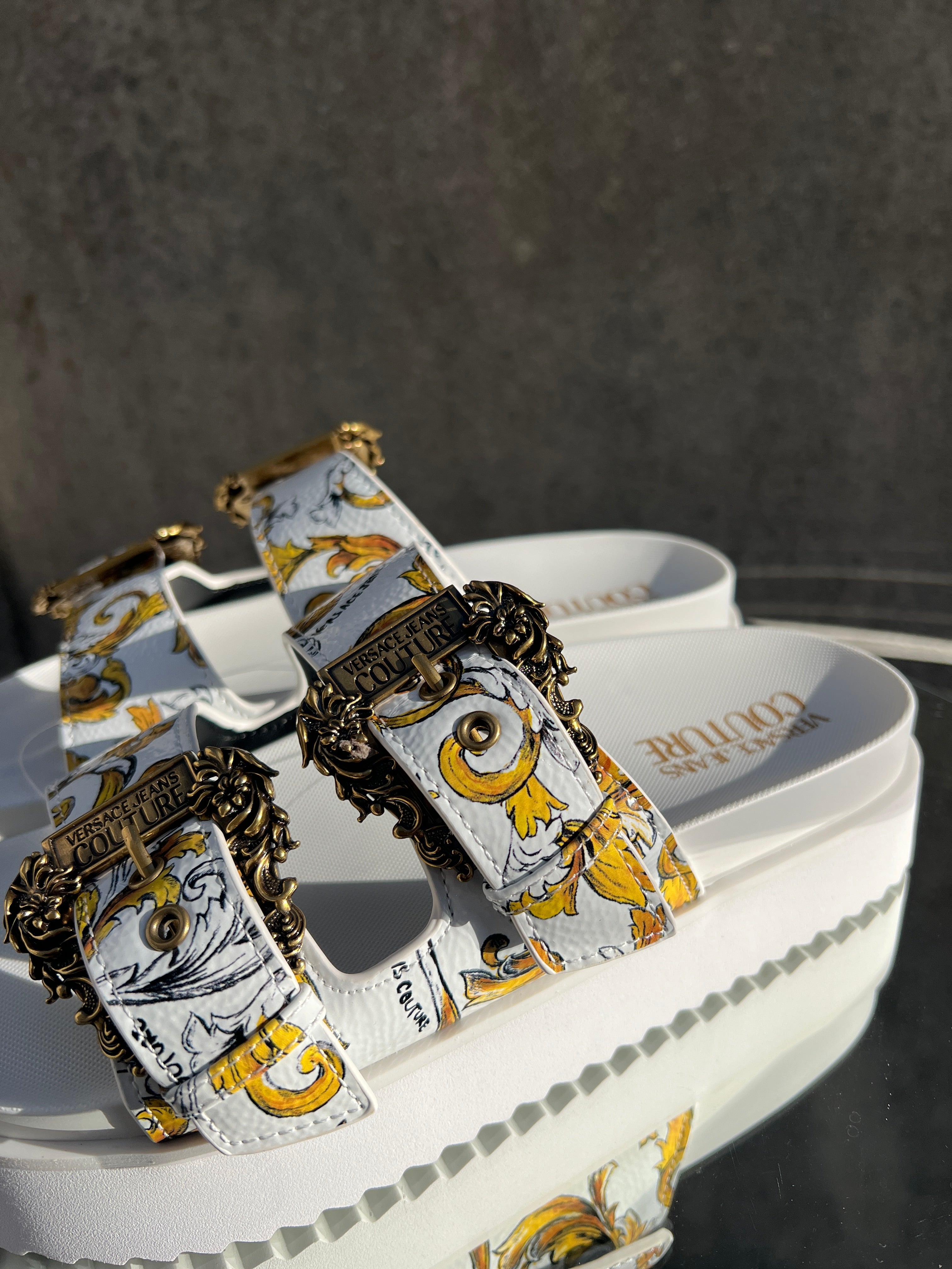 CHINELOS VERSACE
