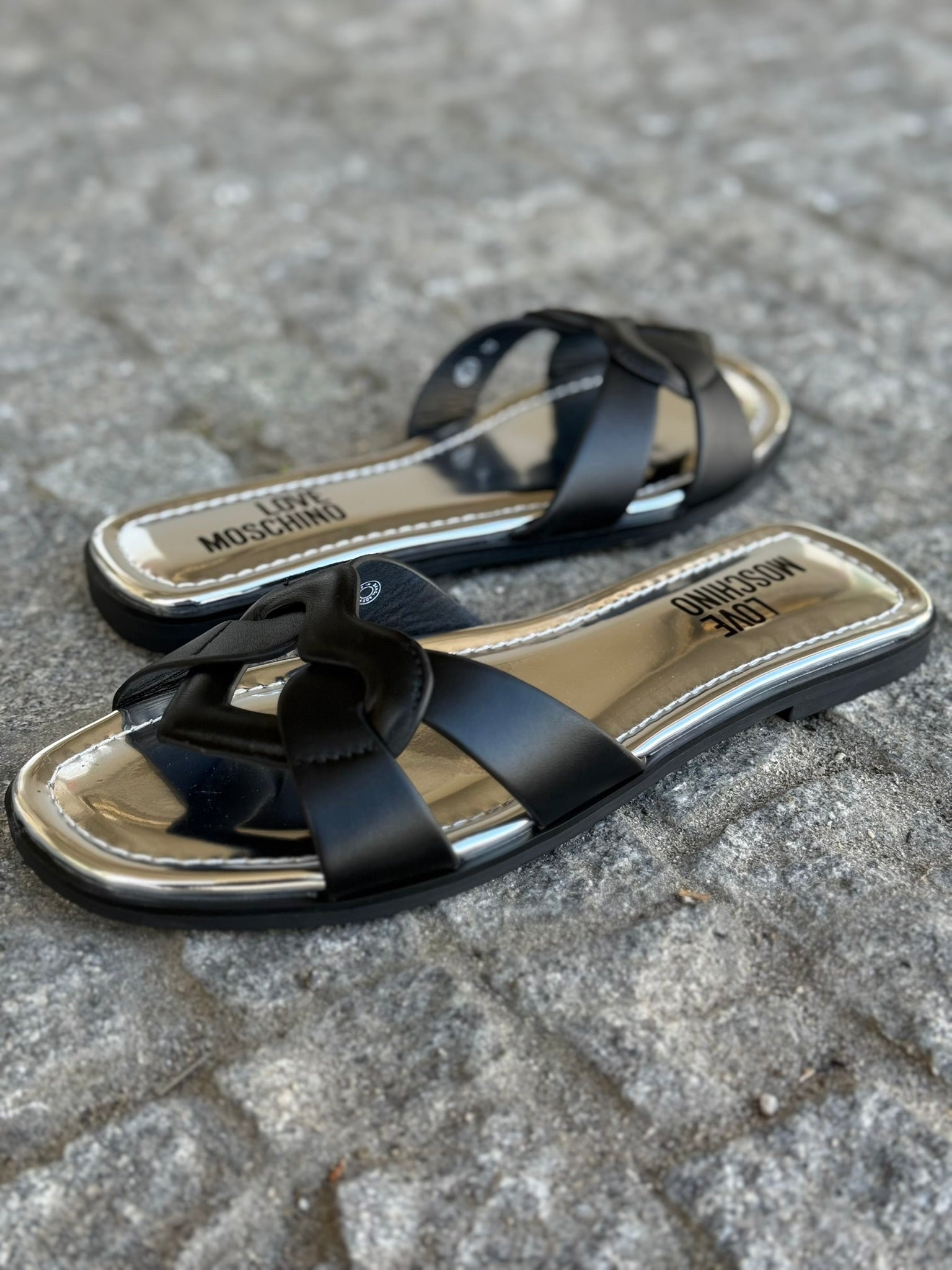 SANDALIAS MOSCHINO