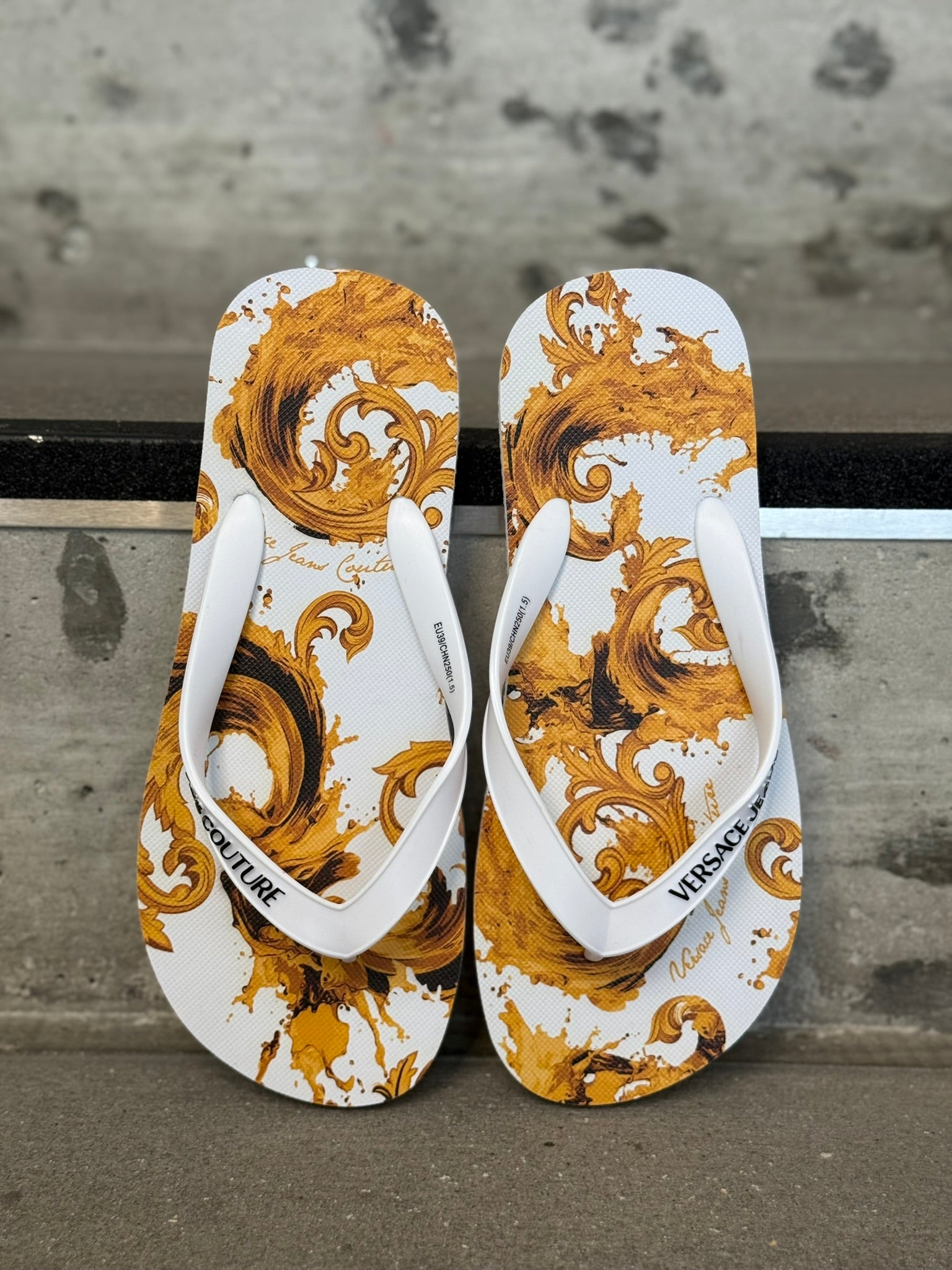 CHINELOS VERSACE