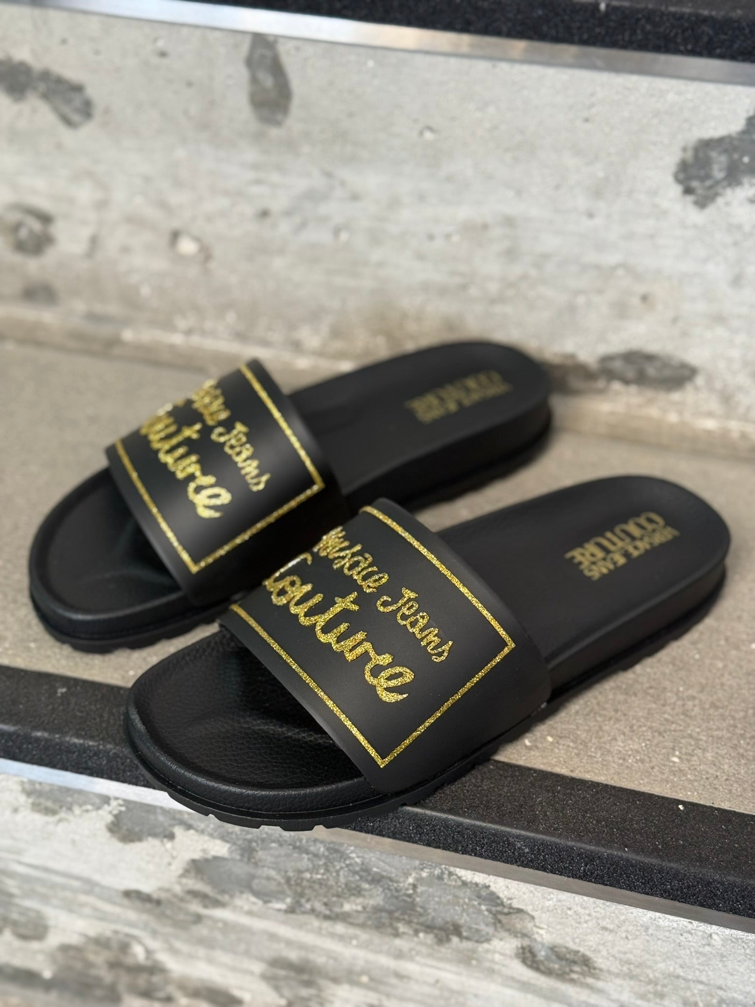 CHINELOS VERSACE JEANS