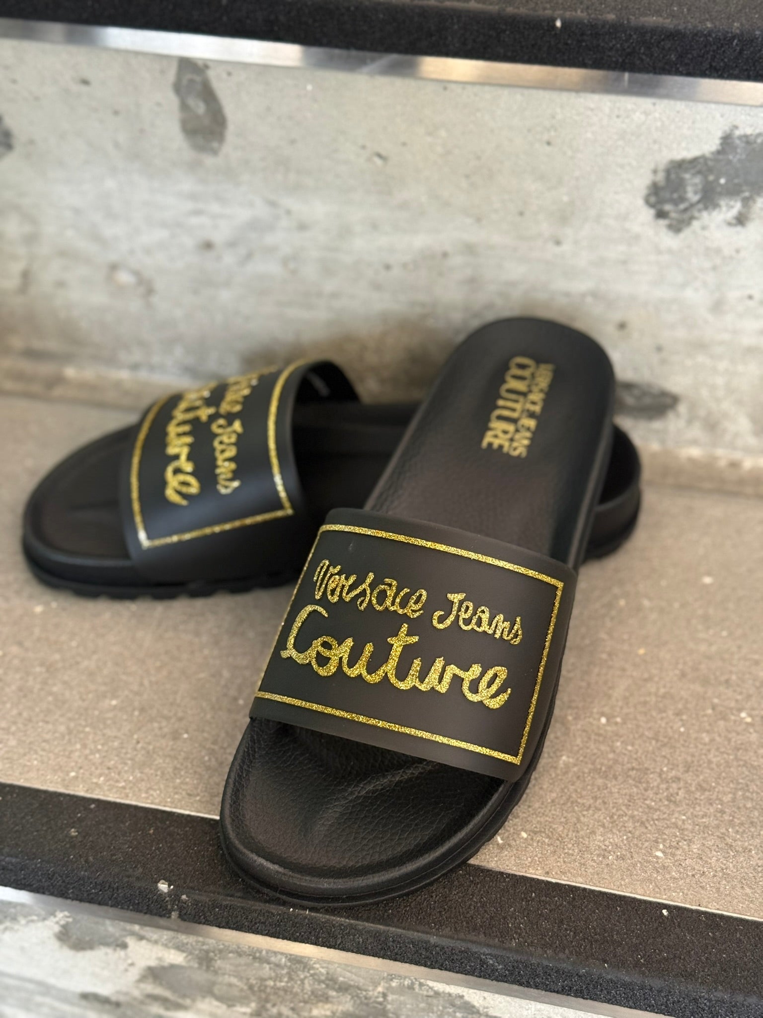 CHINELOS VERSACE JEANS