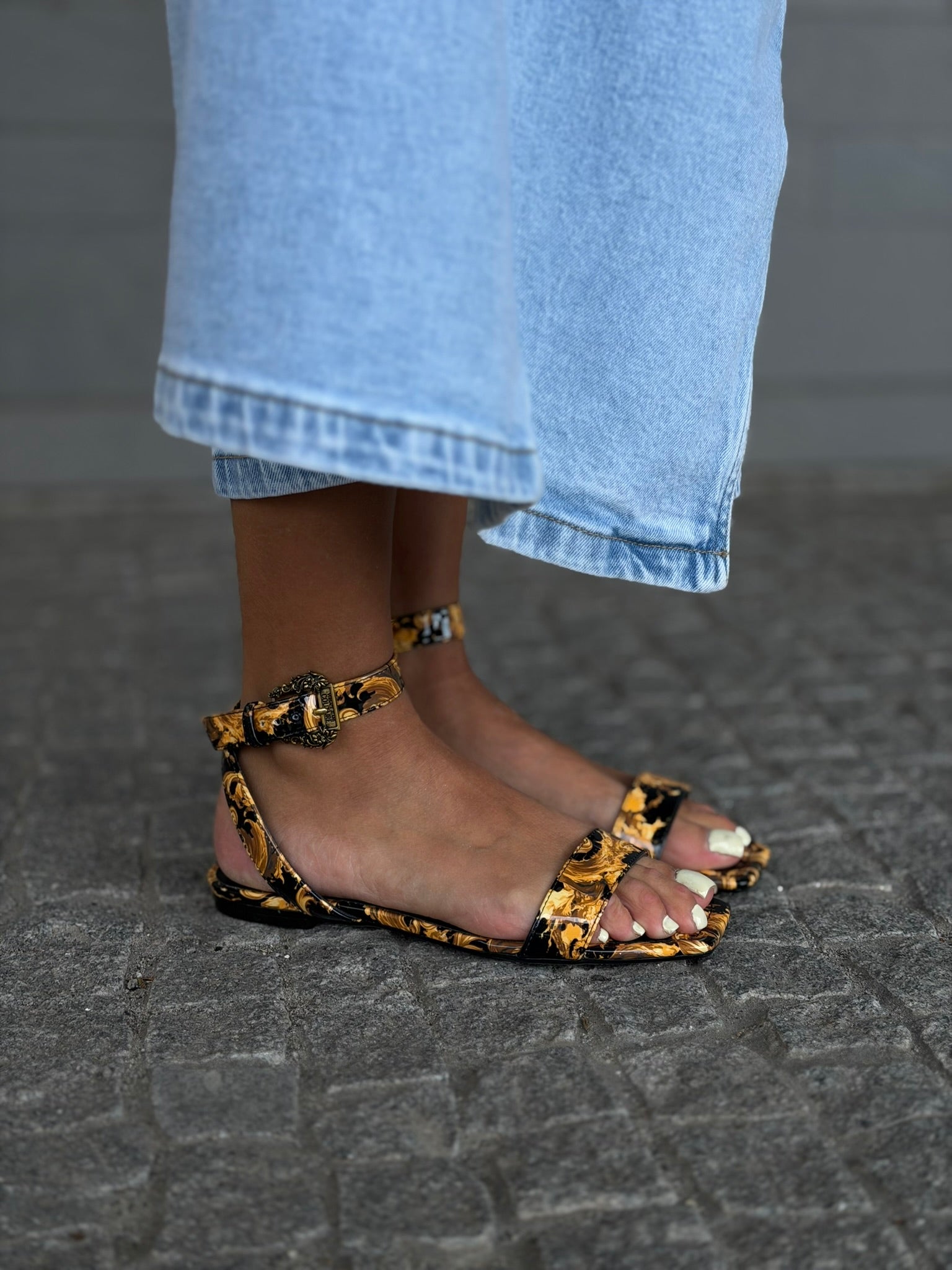 SANDALIAS VERSACE JEANS