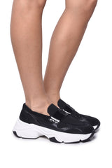 SNEAKERS LOVE MOSCHINO