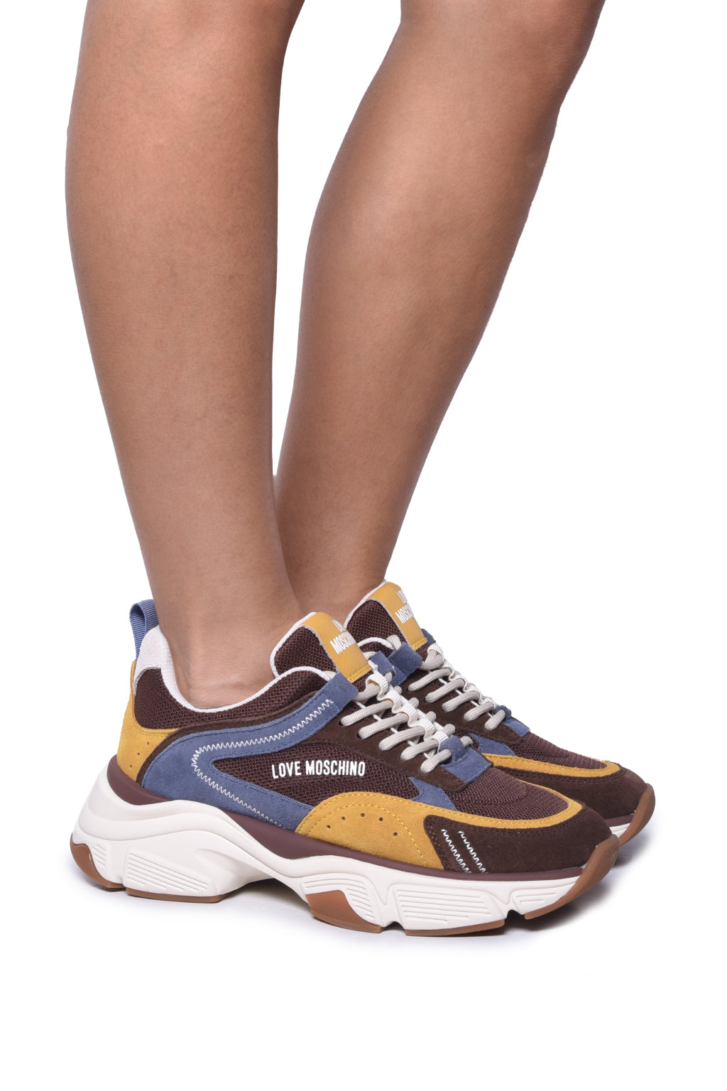SNEAKERS LOVE MOSCHINO