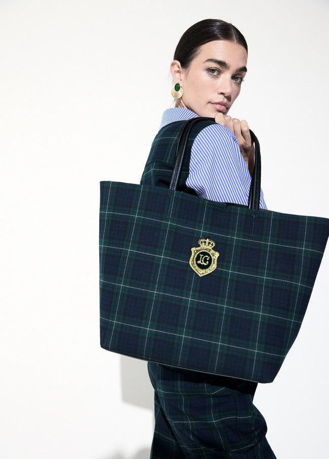 Checkered fabric shopper and shield