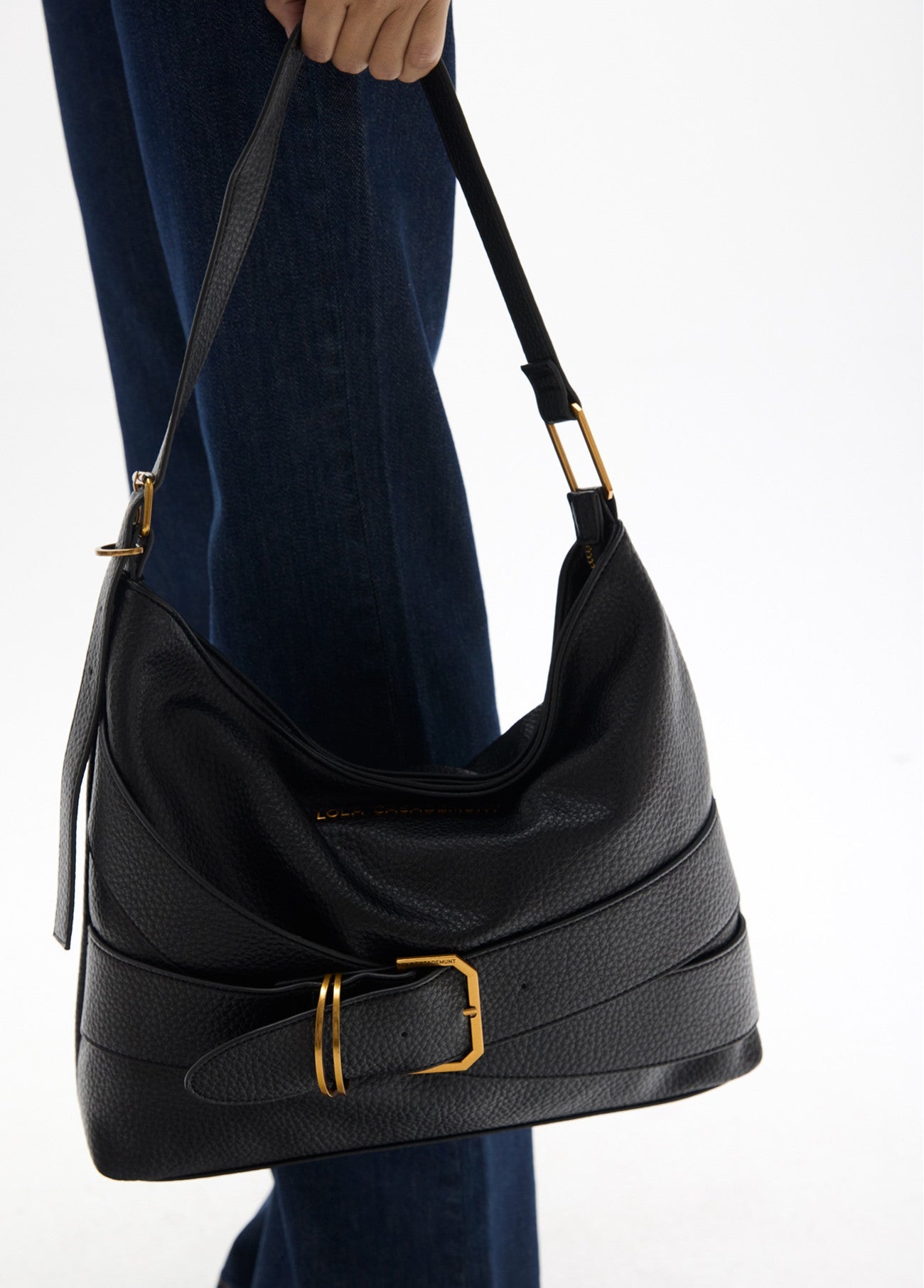 Hobo with belt detail