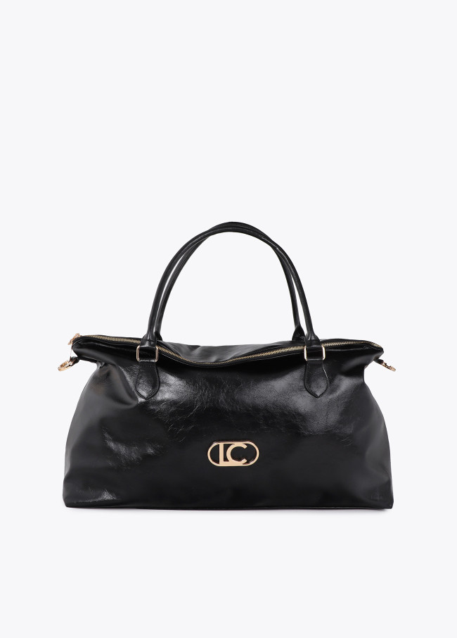 Leather-effect weekend