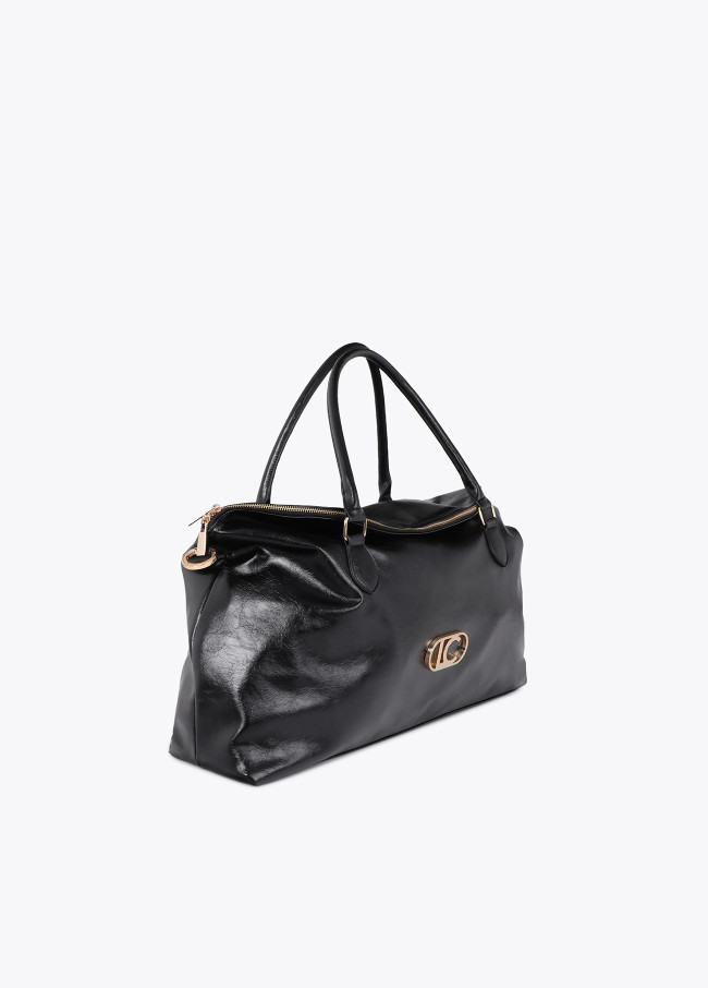 Leather-effect weekend
