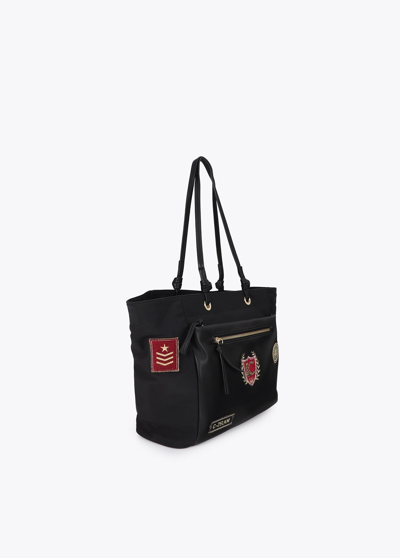 Nylon shopper with patches