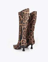 Wrinkled high-heeled boot in animal print