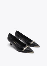 Heeled shoe with personalized and chain detail