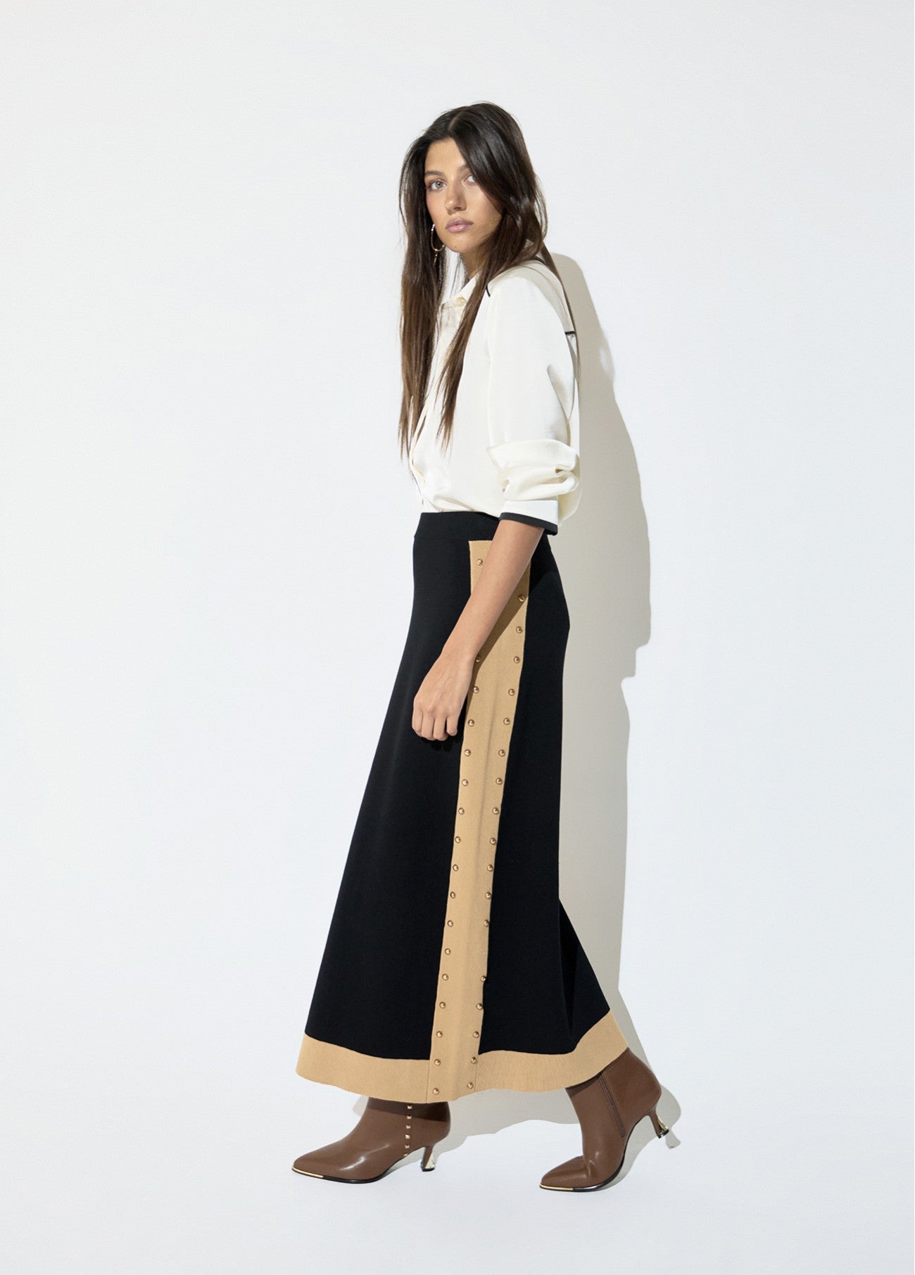 Contrast side midi skirt