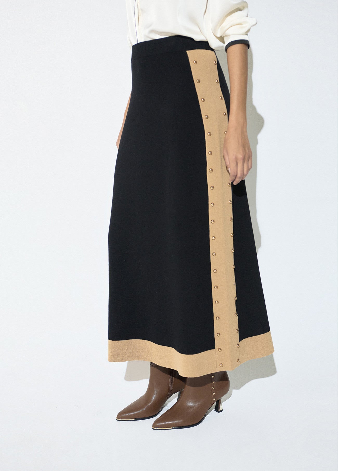 Contrast side midi skirt