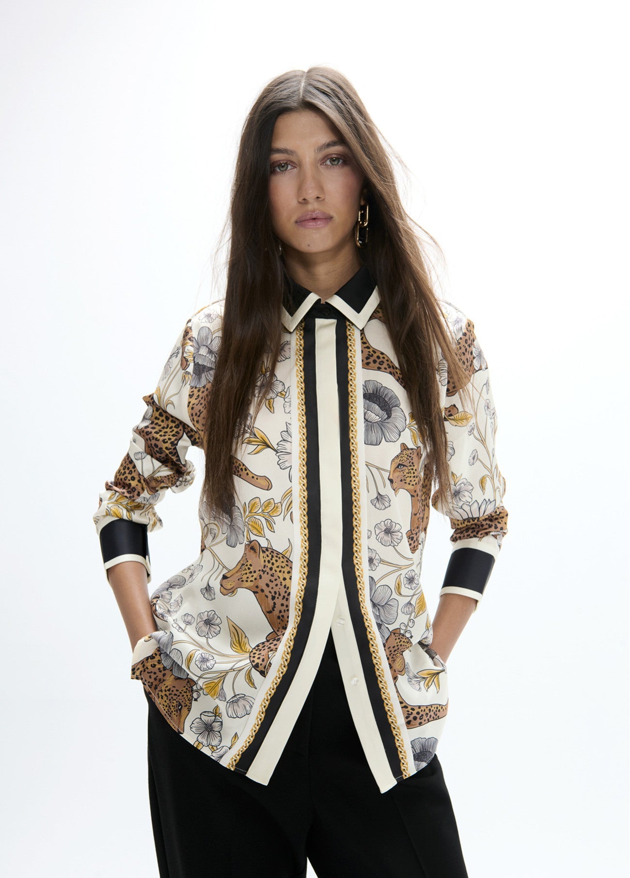 Leo print shirt and border