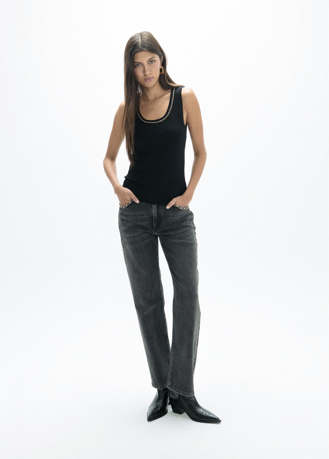 Chain sleeveless top