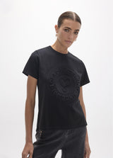 Round neck t-shirt, silhouette with side slits, volume print positioned donut heart design