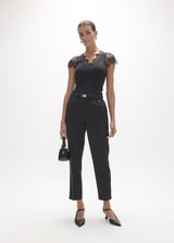 V-neck t-shirt, with lace detail on the neck and sleeves