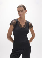 V-neck t-shirt, with lace detail on the neck and sleeves